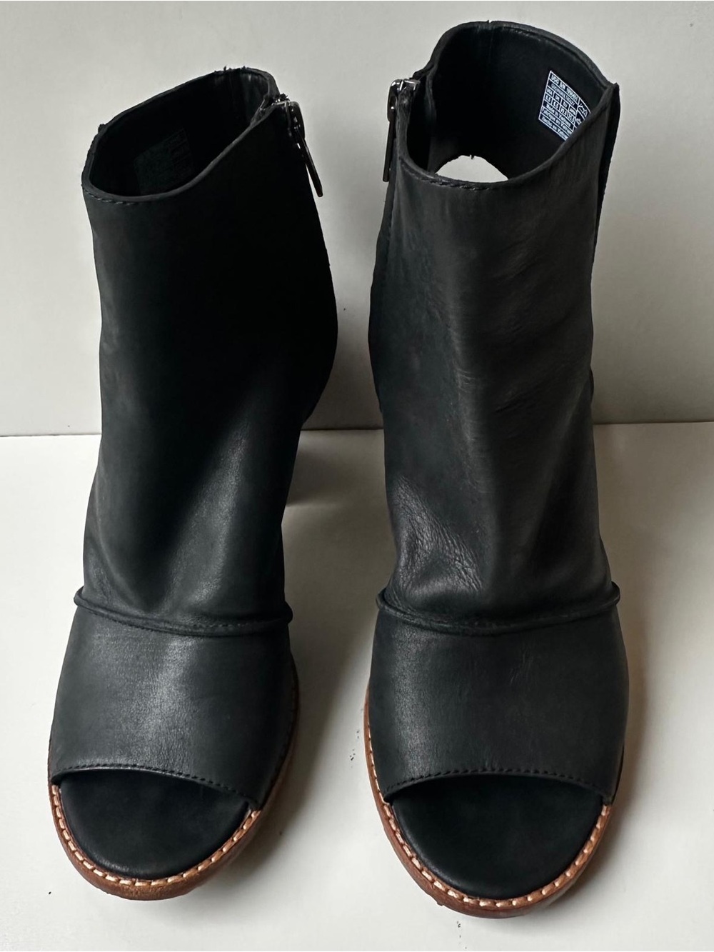 UGG Black Leather Open Toe Heeled Ankle Booties Cutout Side Zip Women's Size 8.5